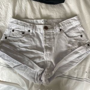 One teaspoon bandit white shorts!
